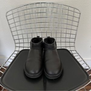 UGG Classic Ultra Mini in Black Leather